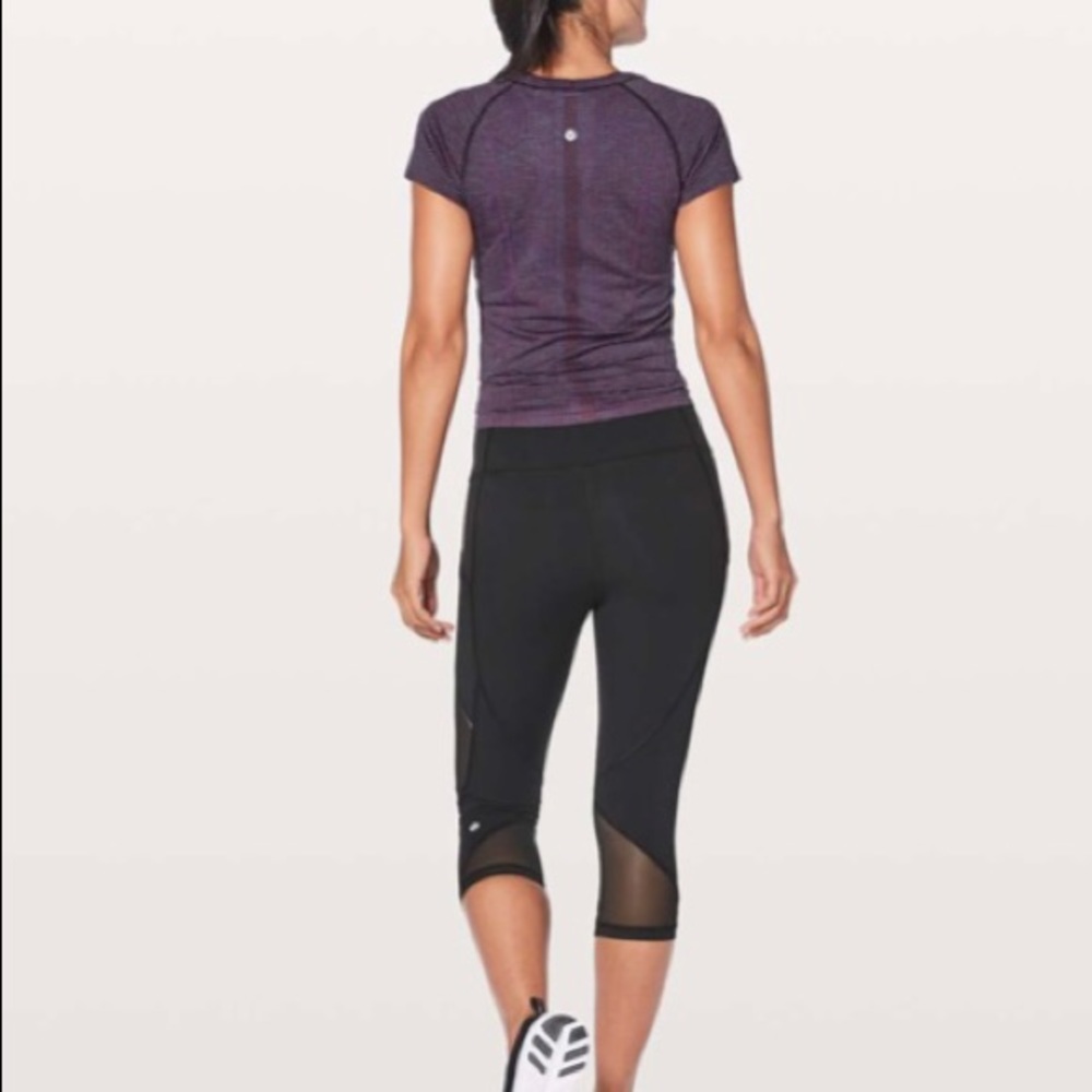 Lululemon Fast As Light Crop 19"
Black size 4